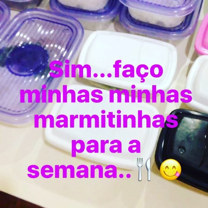 Sempre que posso faço minhas marmitinhas pra semana além de economizar é sem óleo com legumes, verduras a alguma carne magra… 😋🍴
#comidasaudável #festaemcasa